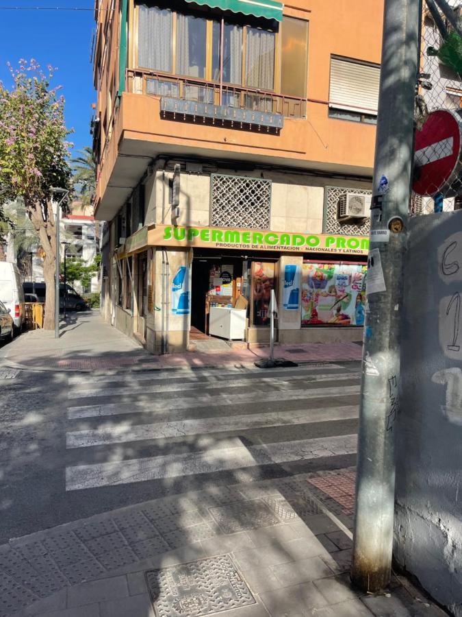 Comfortable Carolina En Alicante Exterior foto
